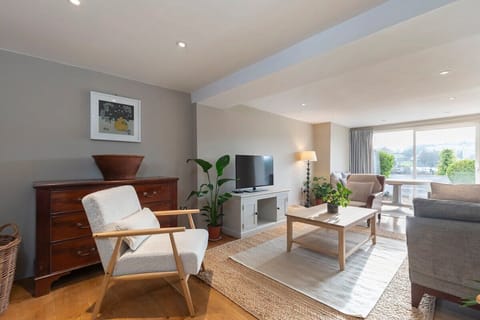 Living Room / Lounge