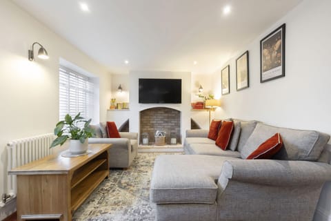Living Room / Lounge