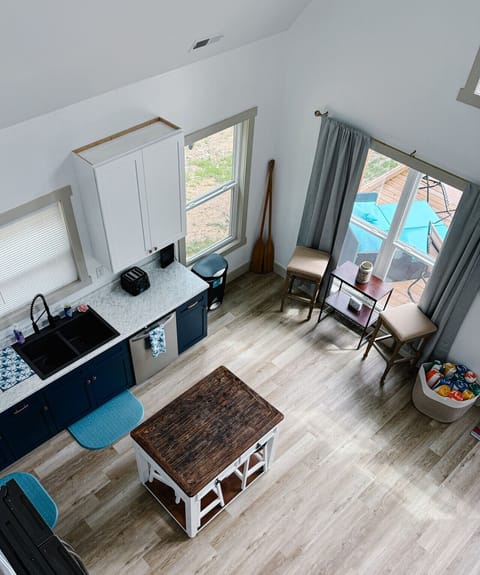 Kitchen/Dining area.