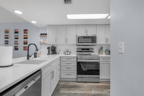 Newly renovated and fully stocked kitchen
