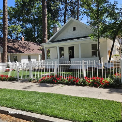 Lake Coeur d Alene Inn Gust House, Government Way