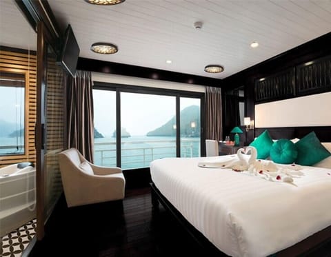 Junior Double or Twin Room, Sea View | Soundproofing, free WiFi