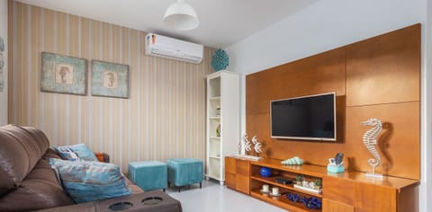 Deluxe House, 3 Bedrooms, Air conditioning, Poolside | Living area | Table tennis