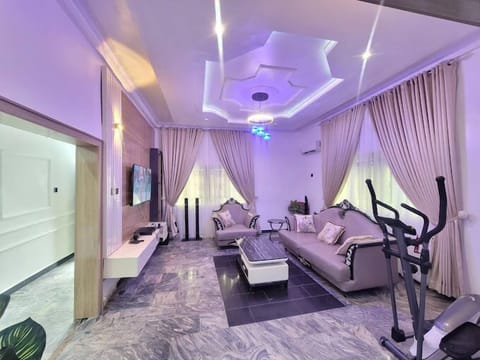 Family Apartment, Balcony, City View | Living area