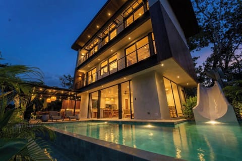Luxury Manuel Antonio Tree House with Private Pool & Water Slide – Costa Rica Jungle Villa