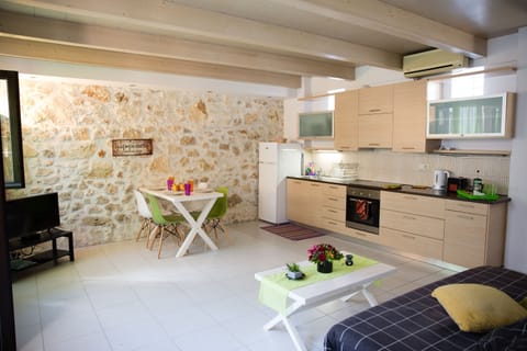 Superior Duplex, Balcony (Maisonette) | Living room | 32-inch flat-screen TV with satellite channels, LED TV