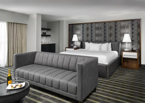 Luxury Suite, 1 King Bed, Balcony | Premium bedding, pillowtop beds, in-room safe, desk