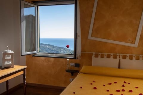 Deluxe Double or Twin Room, Sea View | Minibar, desk, WiFi (free)