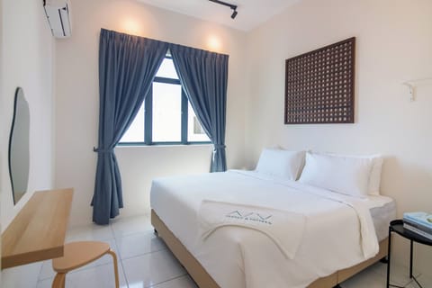 Deluxe Apartment, 1 King Bed, City View | View from room