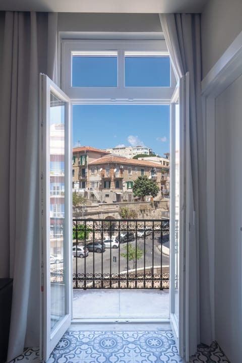 Deluxe Single Room, City View | In-room safe, individually decorated, desk, laptop workspace