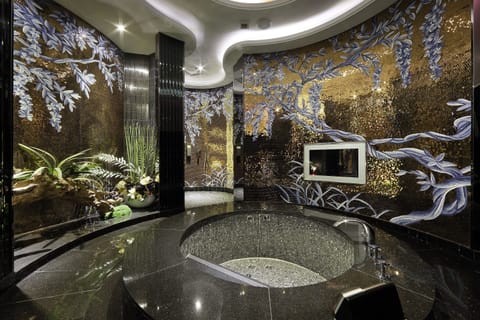 Luxury Suite | Bathroom | Separate tub and shower, deep soaking tub, hair dryer, slippers