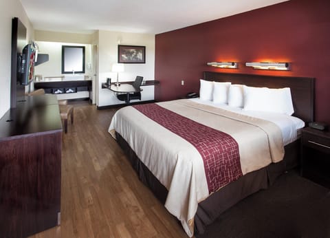 Superior Room, 1 King Bed (Smoke Free) | Premium bedding, in-room safe, desk, laptop workspace