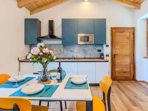 Interior Design, Furniture, Wood, Flooring, Ceiling, Room, Floor, Home, Apartment, Chair