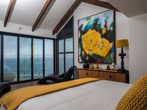 Egyptian cotton sheets, premium bedding, minibar, in-room safe