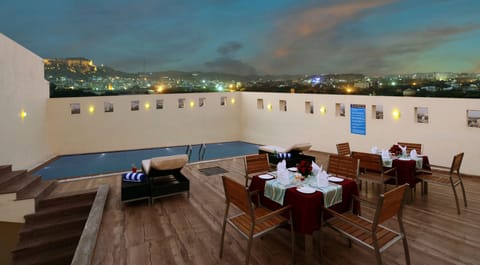 Rooftop pool