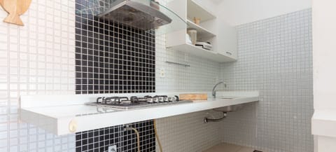 Deluxe House, 4 Bedrooms, Air conditioning, Beachside | Private kitchen | Fridge, microwave, oven, stovetop