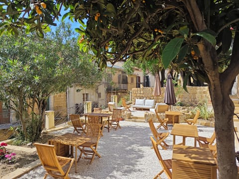 Luxury Double Room, Private Bathroom, Garden View | Garden view