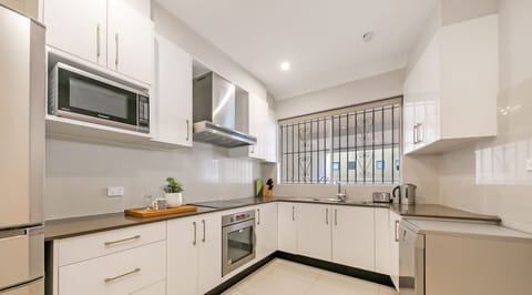 Classic Apartment, 2 Bedrooms (NLE367) | Private kitchen | Microwave, oven, stovetop, electric kettle