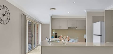 Comfort House, 4 Bedrooms (NPE051) | Private kitchen | Microwave, oven, stovetop, cookware/dishes/utensils