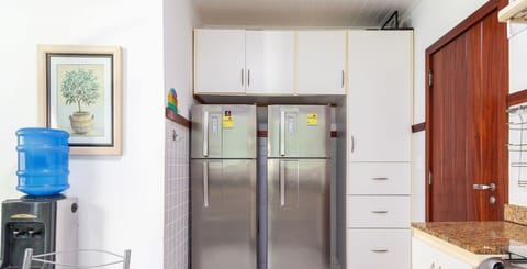 Deluxe House, 4 Bedrooms, Air conditioning | Private kitchen | Fridge, microwave, oven, stovetop