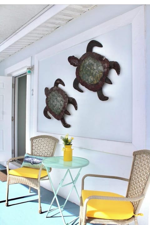 Welcome to Salt + Sun Studio on Hollywood Beach
