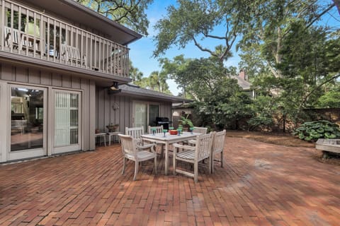 HOST & HOME presents… 18 East Beach Lagoon!