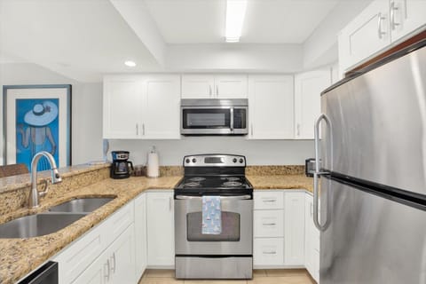 Modern Kitchen with everything needed for family meals and longer stays.