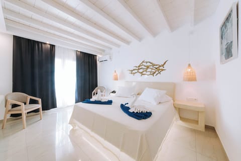 Double Room | In-room safe, free WiFi