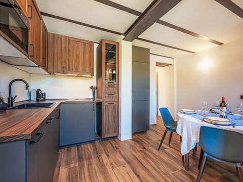 Wood, Wood Stain, Hardwood, Wood Flooring, Countertop, Plank, Cabinetry, Design, Kitchen, Plywood