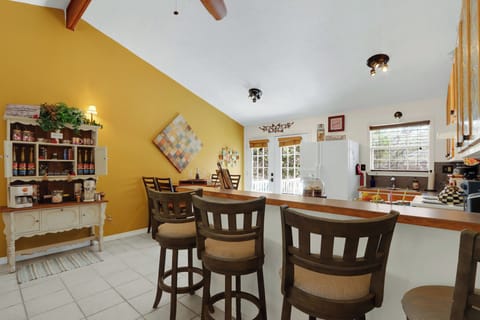 Additional seating at the breakfast bar