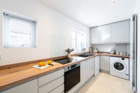 Ground floor: Kitchen