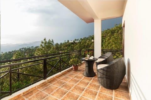 Family Double Room, Valley View | Minibar, desk, laptop workspace, soundproofing