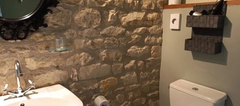 Comfort Room, Garden View | Bathroom