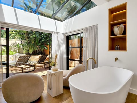 Luxury Room, Pool View | Soundproofing, free WiFi