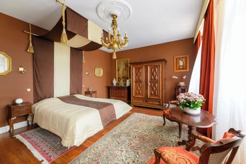 Double Room, Park View (Amour) | Individually decorated, free WiFi, bed sheets