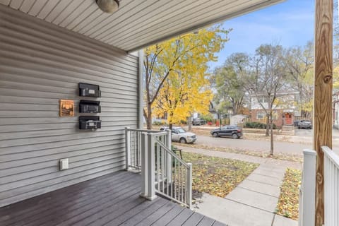 4-web-or-mls-2808-Colfax-Ave-004
