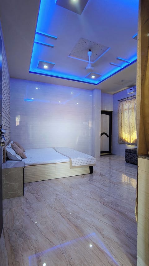 Double Room, Balcony | Free WiFi