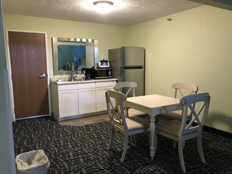 Room, Multiple Beds (2 king beds, 2 bathrooms, no view) | In-room dining