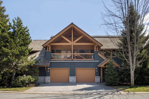 - Charming mountain townhouse with cozy chalet design  
- Surrounded by tall pines and scenic alpine views  
- Perfect Whistler getaway near trails and ski lifts  