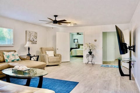  Spacious family room to watch TV and relax.