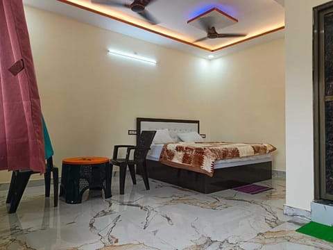 Deluxe Room | Desk, laptop workspace, free WiFi, bed sheets