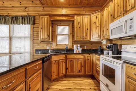 Fully equipped kitchen.