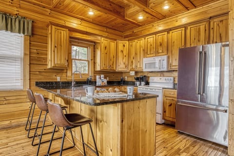 Pull up a stool at the kitchen counter and enjoy casual dining and conversations.