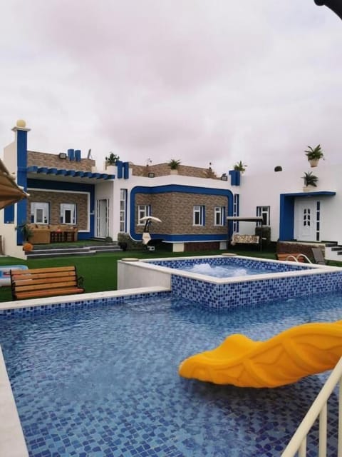 14 indoor pools, 15 outdoor pools