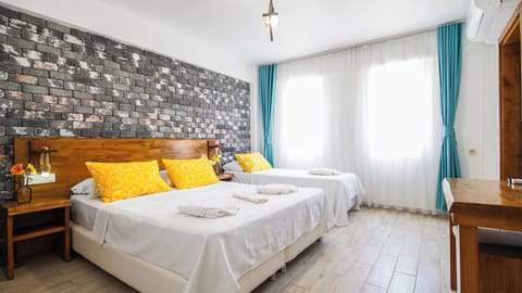 Standard Triple Room | Egyptian cotton sheets, premium bedding, minibar, free WiFi
