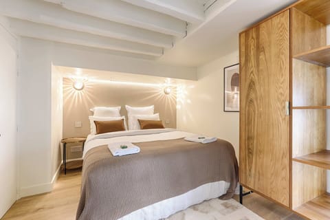 Apartment | 2 bedrooms, laptop workspace, iron/ironing board, bed sheets