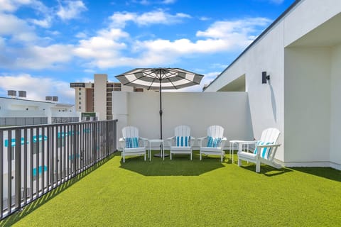 Welcome to Azul! Brand new townhome with private rooftop deck