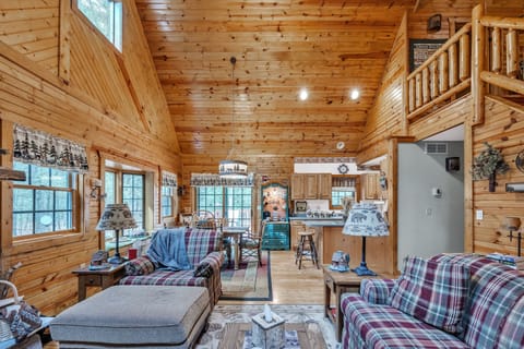 Cabin, 2 Bedrooms | Living area | Smart TV, streaming services