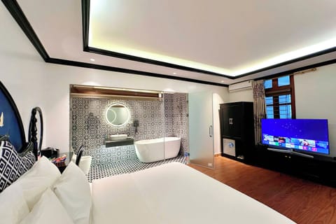 Romantic Double Room | Soundproofing, free WiFi
