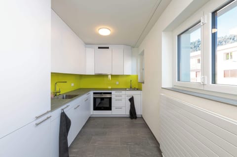 Bright and airty kitchen